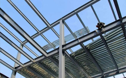 临夏钢结构加工中的切割与钻孔精度控制要点